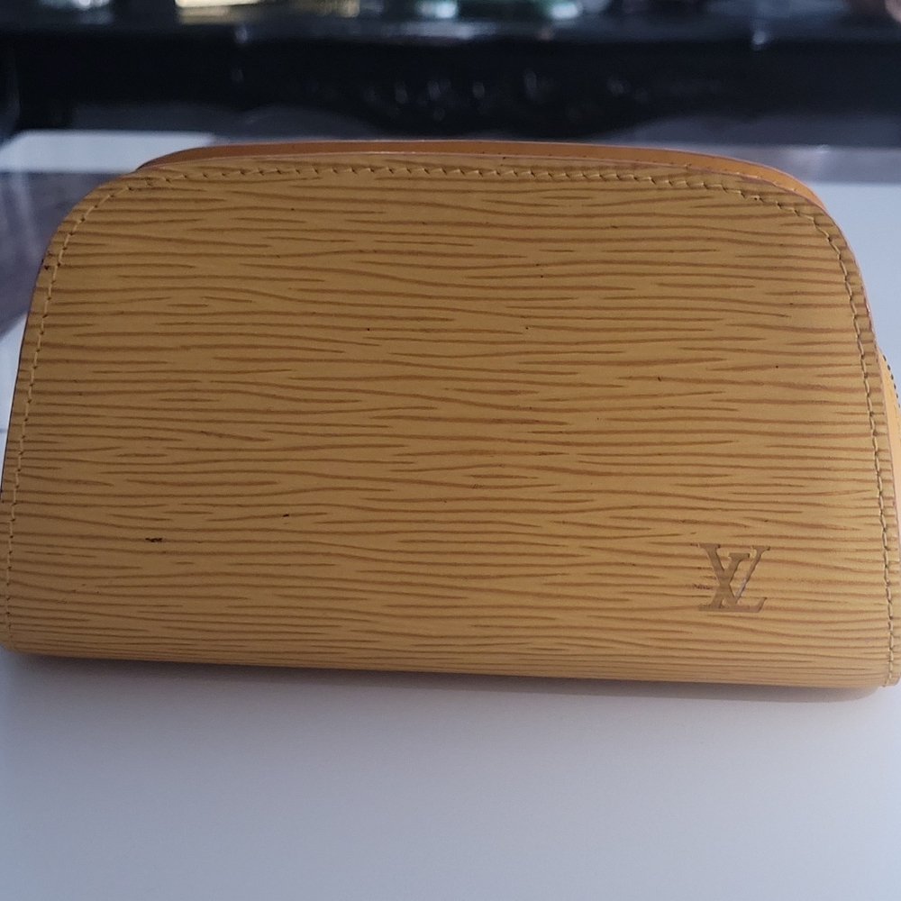 Authentic Louis Vuitton Epi Dauphine Cosmetic Pouch - Picture 2 of 10
